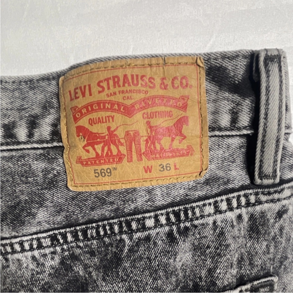 Levi's Black Acid Wash Denim Shorts - Picture 3 of 9